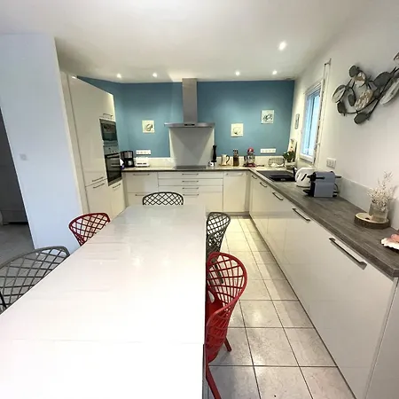 Grande Maison Près Du Phare Avec Wi-fi, Animaux Admis, Parking, Proche Pour 8 Personnes - Fr-1-22-375 Hébergement de vacances La Tranche-sur-Mer